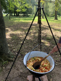 Bográcsban készült a lecsó