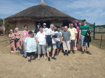 A maszáj kunyhók előtt