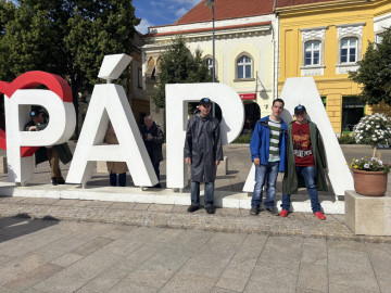 kép