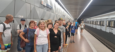 Le a föld aláááá.( A Népligettől metróval utaztunk a nyugati pályaudvarig)