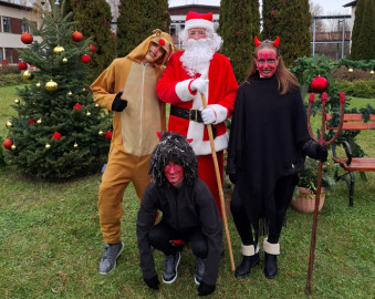 A Mikulás és krampuszai