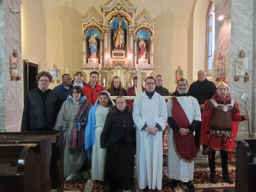 A misztériumjáték szereplői Ede atyával