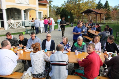 Mert zsíros kenyérből sosem elég.