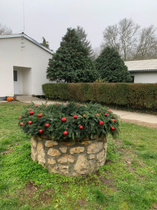 Adventi koszorúnk a közösségi téren