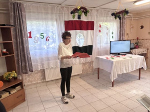 Ellátottunk teljes átéléssel olvasta fel versét.