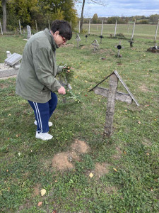 A temetőlátogatás pillanatképei