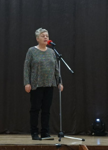 A Földvár Otthon Kamond lakója verset szaval