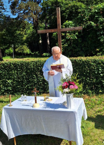 Szabadtéri szentmise 