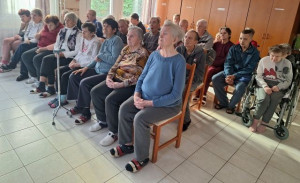 Szentmisén résztvevő ellátottak 