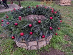 Kültéri adventi koszorú 