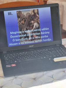 Keresztúti ájtatosságot hallgattunk 