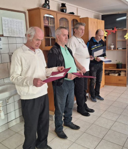 Férfi ellátottjaink műsor közben 