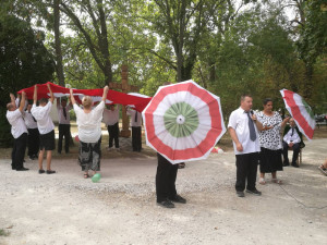 Ellátottunk előadja a Magyarország című dalt