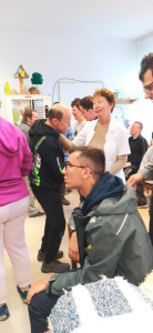Ki-ki kedve szerint mulatott
