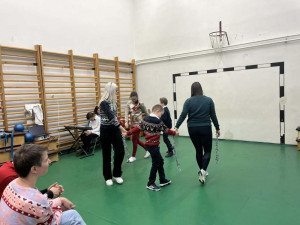 kicsik táncbemutatója