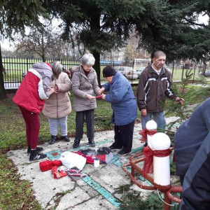 Ellátottjaink készítik az adventi koszorút