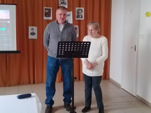 Reményhez című vers felolvasása