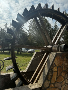 Malomkerék a Forrás tanösvénynél