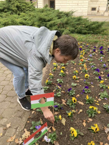 zászlók letűzése