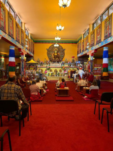 Meditációs központban