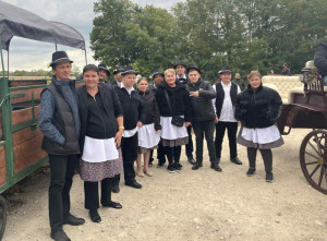 Csoportkép a szüreti felvonulásról