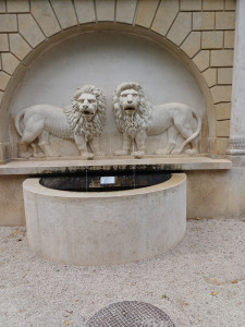 A kastély oroszlánjai