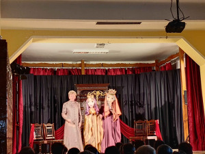 A színész és a bábok