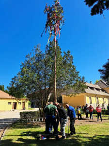  Fiúk munka közben