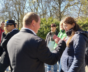 A lakóotthonokban élők sem feledkeztek meg a hölgyekről