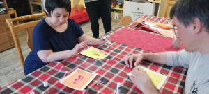 készül a képeslap