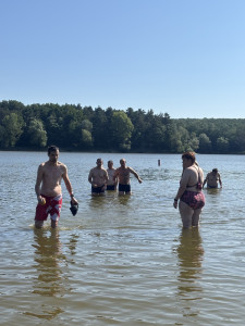 Lakóink strandolnak a Teveli tónál