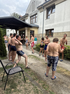 Vízicsata a T-épület előtt