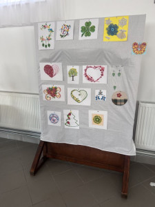 Quilling szakkör kiállítás- papírból készült alkotások