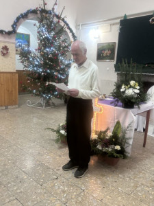 Ellátottunk megható karácsonyi üdvözletét olvassa fel 