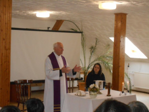 A képen a mise egy pillanata látható