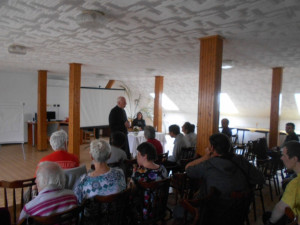 A képen a hittan egy pillanata látható.