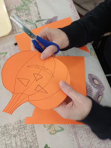 Készítsünk tököt színes papírból