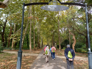  Keresztül a Helikon parkon