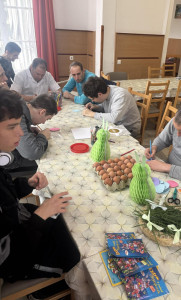 Készülnek a húsvéti tojások