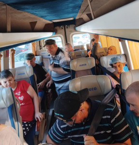 Busszal utaztunk a parkba