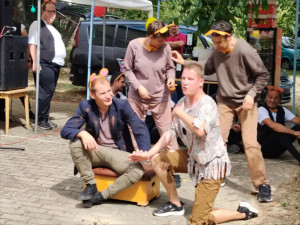Részlet a dzsungel könyvéből: Maugli Lajcsi királlyal és a majmokkal