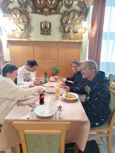 Finom ebéd elfogyasztása