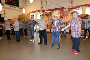 Fejlesztő csoportos ellátottaink zenés tánca