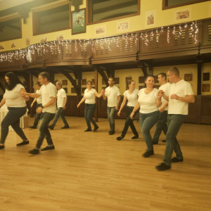 Pillanatfelvétel a Hogyan tudnék élni nélküled című filmzenére koreografált páros táncból