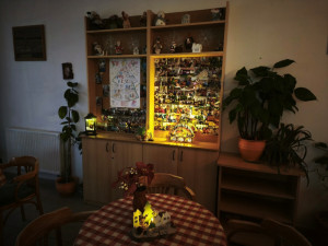 Ünnepi hangulat a társalgóban