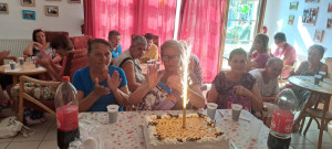B. Éva 63-ik, F. Ildikó 73-ik, M.I.J-né 71-ik születésnapját ünnepeltük