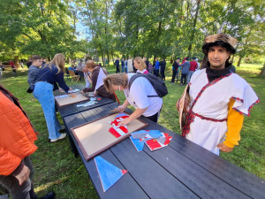 Lakóink puzzle kirakás közben