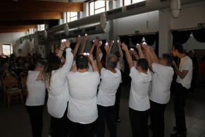 A fejlesztőcsoport tánca