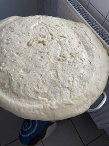 Gyönyörűen megkelt, futott ki az edényből