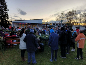 Advent második vasárnapja: Ellátottaink körbeállják a koszorút